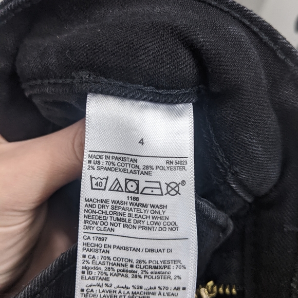 Old Navy Black Jeans - Picture 4 of 4